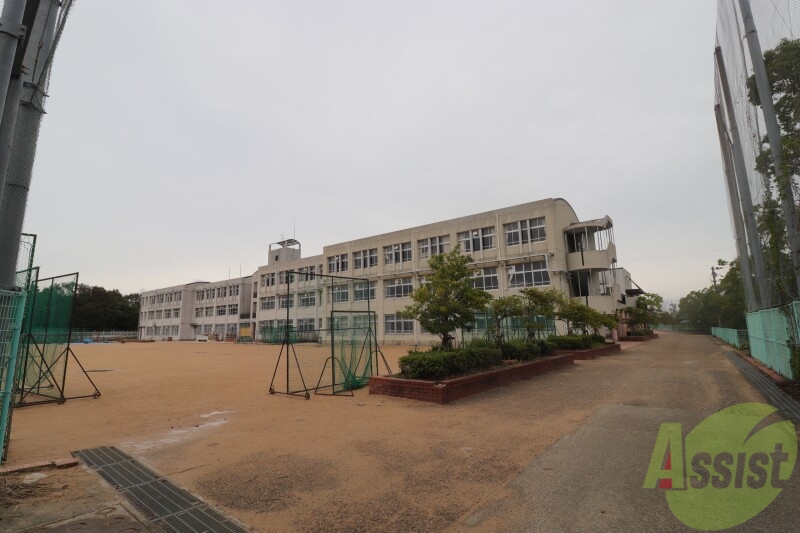 中学校　神戸市立有野中学校（中学校）まで1698m