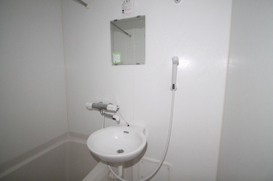 洗面設備　＊別号室の写真です