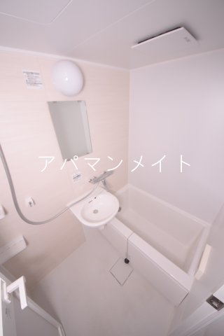 バス・シャワールーム　追い焚き付き！