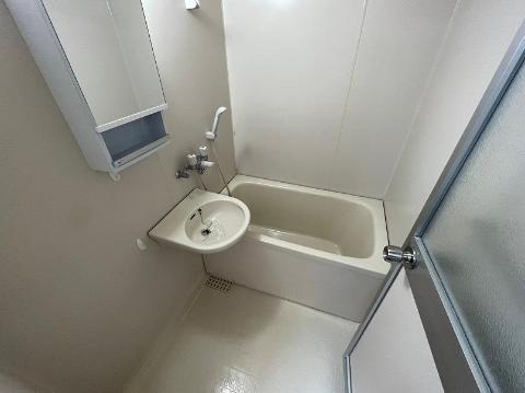 バス・シャワールーム　バス