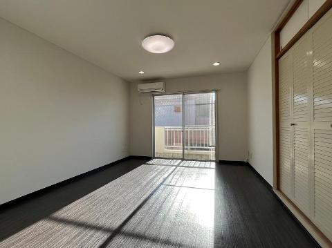 居室・リビング　室内