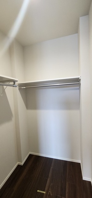 収納　奥行のあるウォークインクローゼットならお荷物多い方でも安心☆