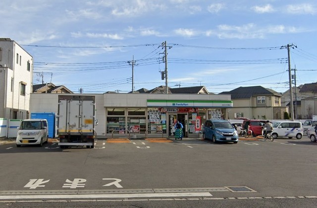 コンビニ　ファミリーマートおおたかの森店（コンビニ）まで651m