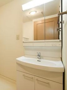 洗面設備　※別部屋の参考写真です。