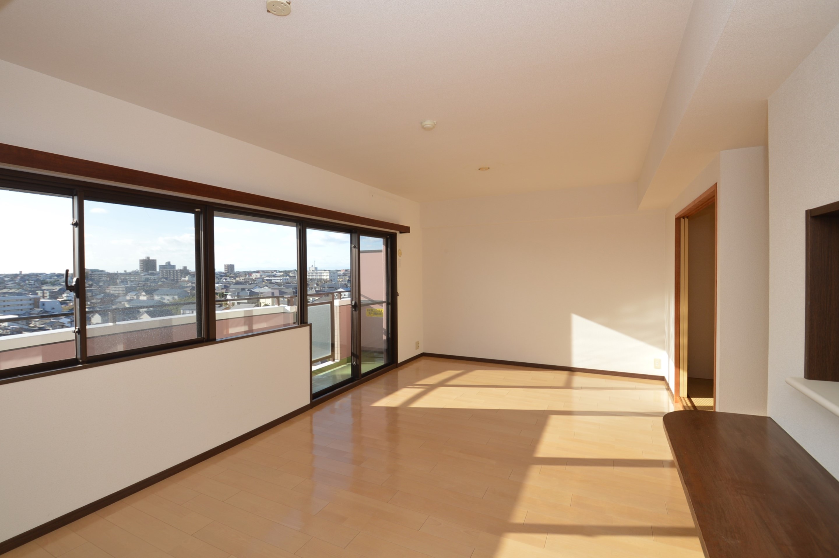 居室・リビング　（参考）他室の写真を使用しています。現況優先となります。