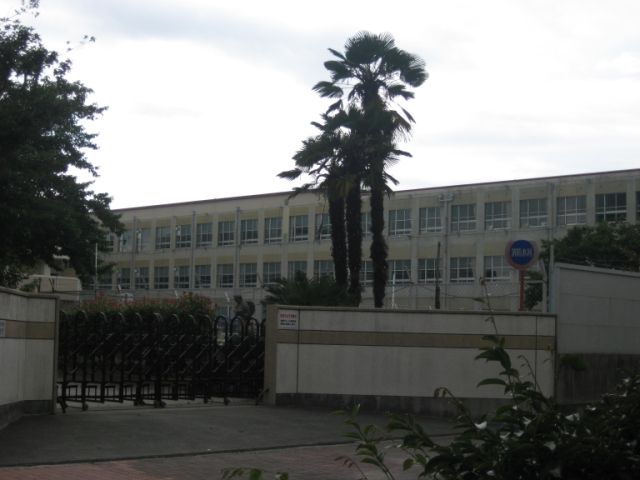 小学校　市立上名古屋小学校（小学校）まで670m