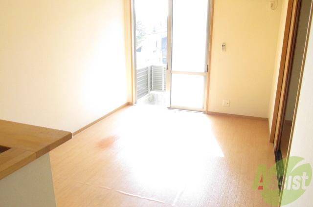 居室・リビング　ゆったりした明るいお部屋です。