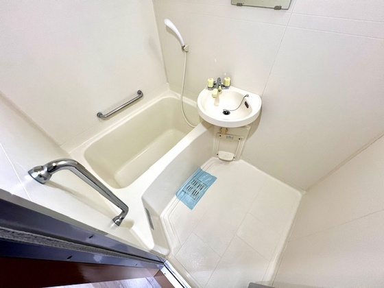 バス・シャワールーム　※他号室の写真です