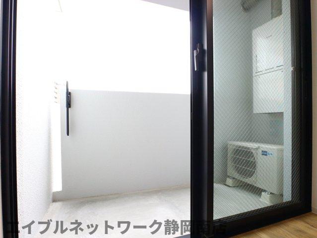 バルコニー　落ち着いた時間を過ごせるバルコニーです