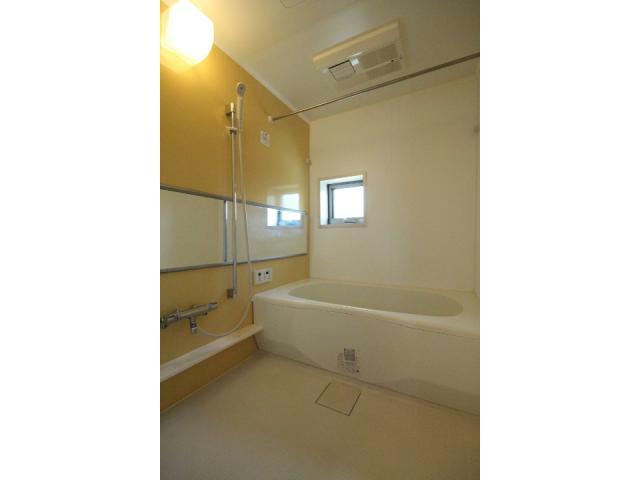 バス・シャワールーム　※写真は別居室のものです。