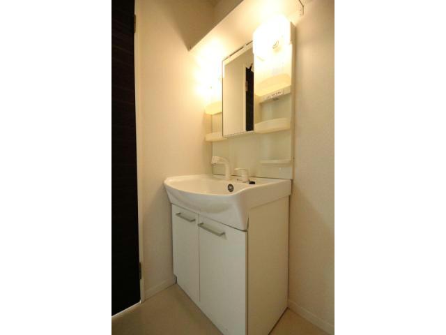 洗面設備　※写真は別居室のものです。