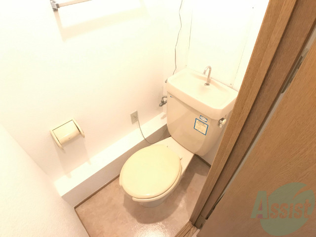 トイレ　トイレはウォシュレット付きですので嬉しいですね。