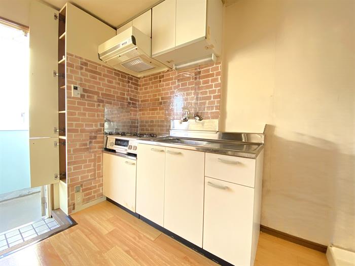 キッチン　コンロは残置物となります