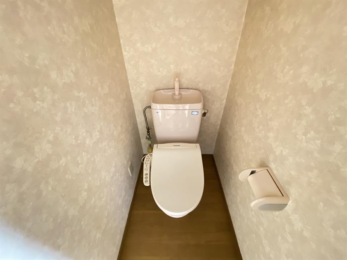 トイレ　ウォシュレット付き