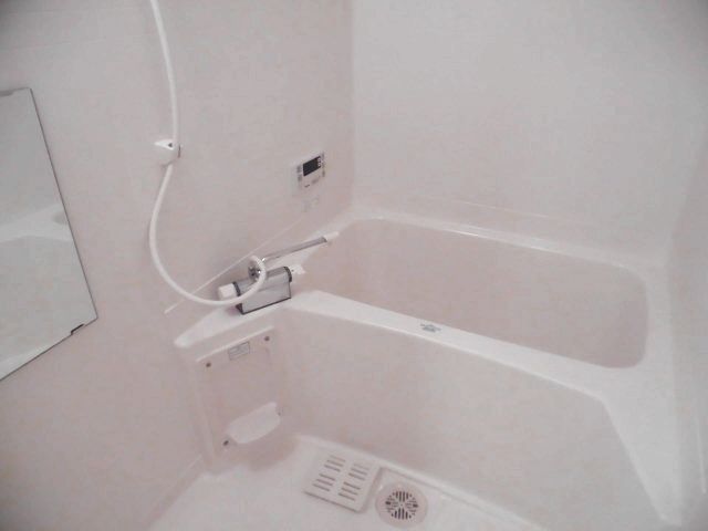 バス・シャワールーム　追い焚き機能付き浴室