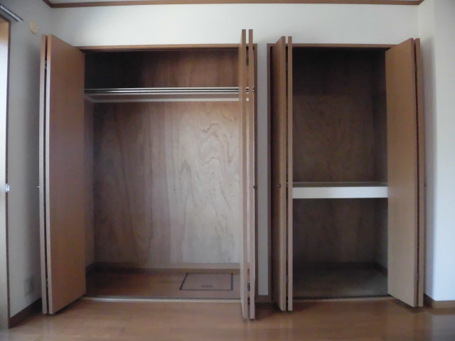 収納　南洋室クローゼット