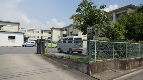 小学校　岡崎市立六ツ美南部小学校（小学校）まで674m