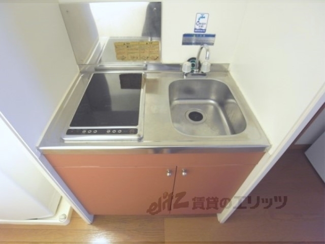 レオパレス墨染のキッチン写真