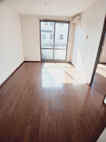 居室・リビング　使いやすい居間です