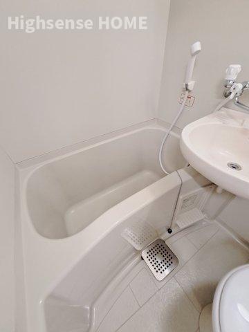 バス・シャワールーム　落ち着いた空間のお風呂です