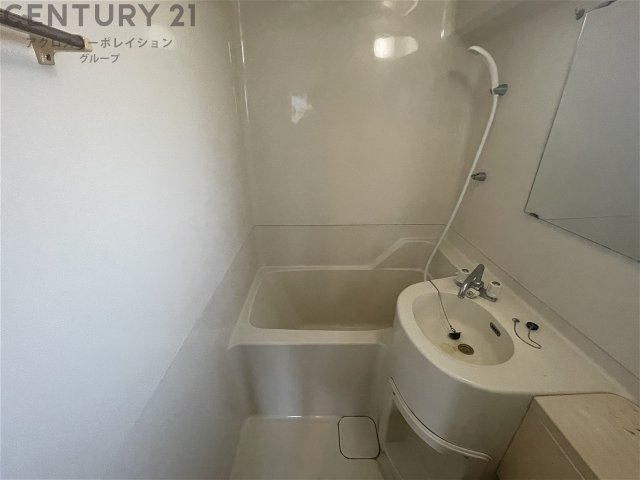 バス・シャワールーム　シンプルで機能的なユニットバスです♪