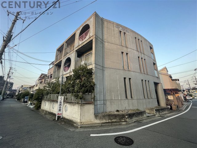 建物外観　角地に立地するマンションです！