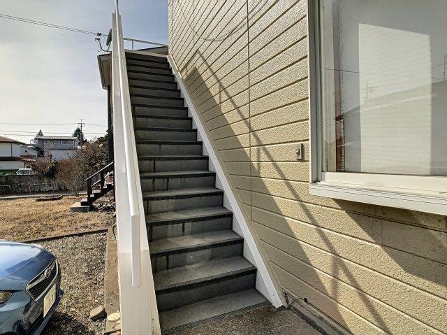 しなの鉄道 中軽井沢駅 徒歩3分 2階建 築41年の外観写真