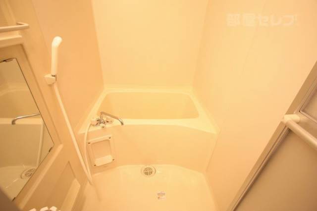 バス・シャワールーム　＊２Ｃ号室参照