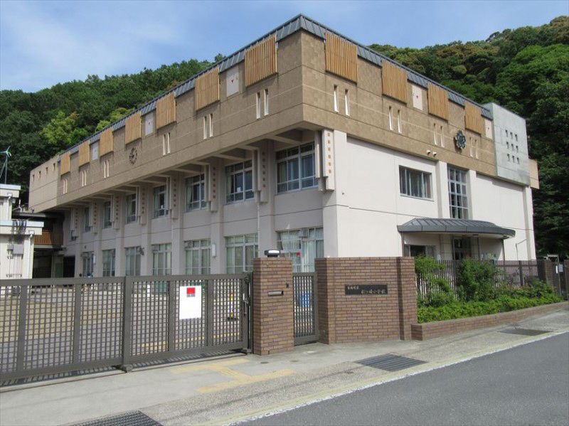 小学校　松ヶ崎小（小学校）まで50m
