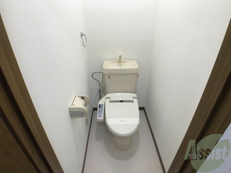 トイレ　こちらはトイレです。清潔感があり、安心して使用できます。