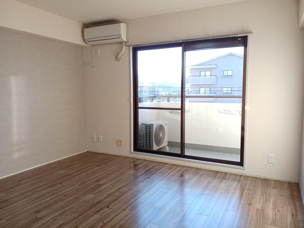 居室・リビング　日当りが良く明るい室内♪