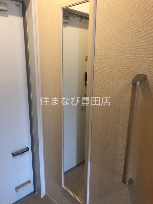 玄関　同型タイプ