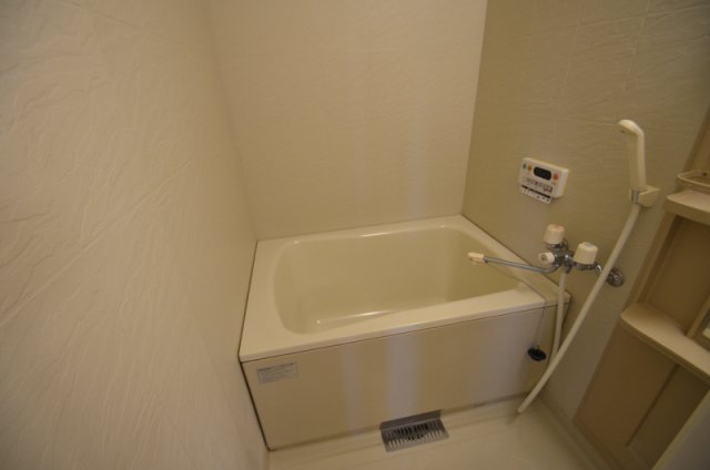 バス・シャワールーム　追い焚き機能付き