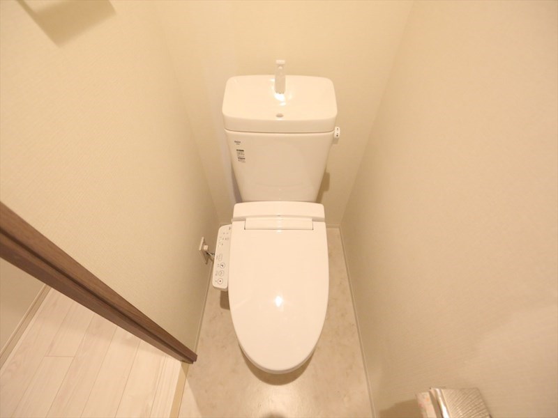トイレ　温水洗浄暖房便座付トイレ