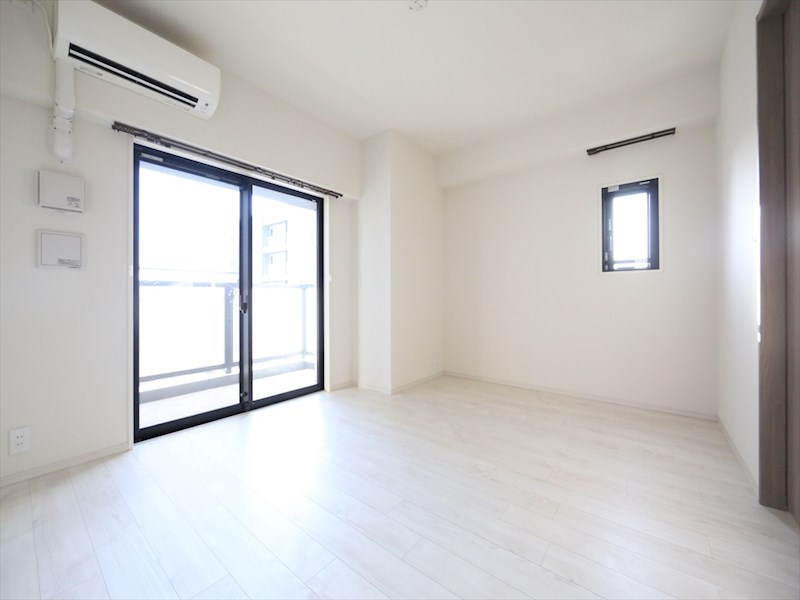 バルコニー　ＬＤＫ11.1帖　2面採光　エアコン完備　バルコニー