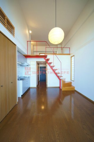 居室・リビング　明るい洋室です