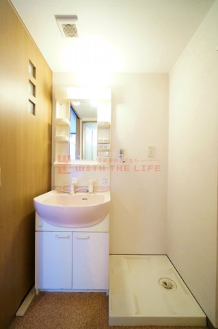 洗面設備　朝の支度にも助かる、独立の洗髪洗面化粧台