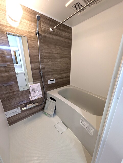 バス・シャワールーム　★追焚き機能・浴室乾燥機付き★