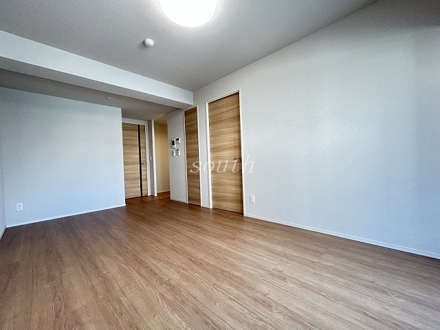 居室・リビング　洗練された清潔感漂う清楚な仕上がり