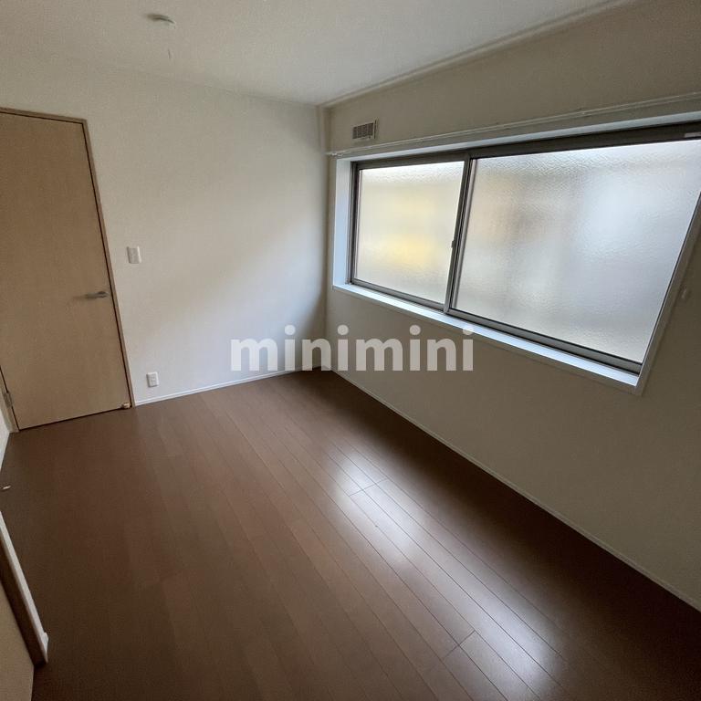 居室・リビング　※写真は別号室のものですので現状優先とさせていただきます