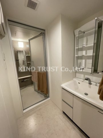 洗面設備　広い洗面スペース