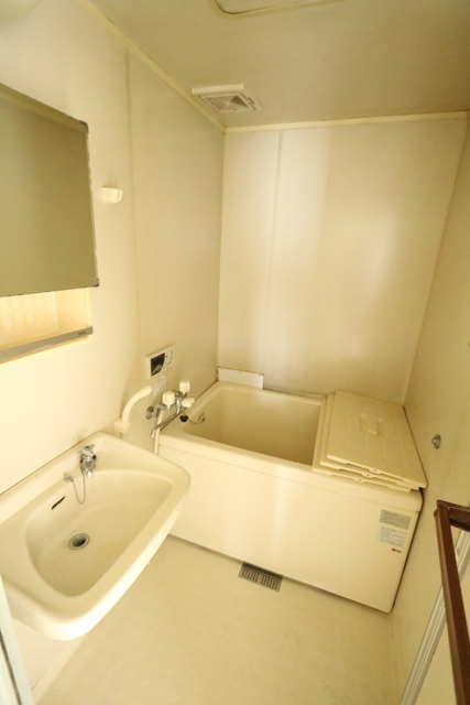 バス・シャワールーム　洗面台付バス♪