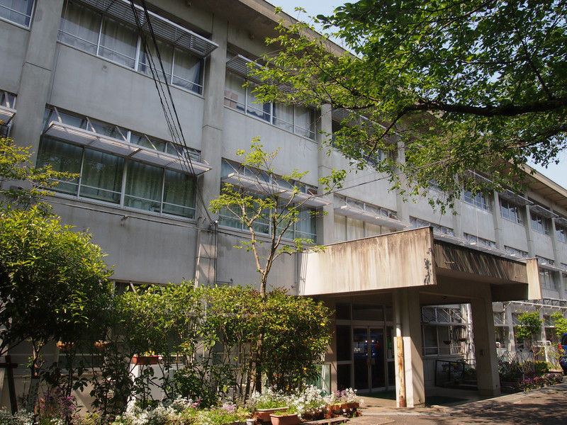 中学校　若草中学校（中学校）まで1700m