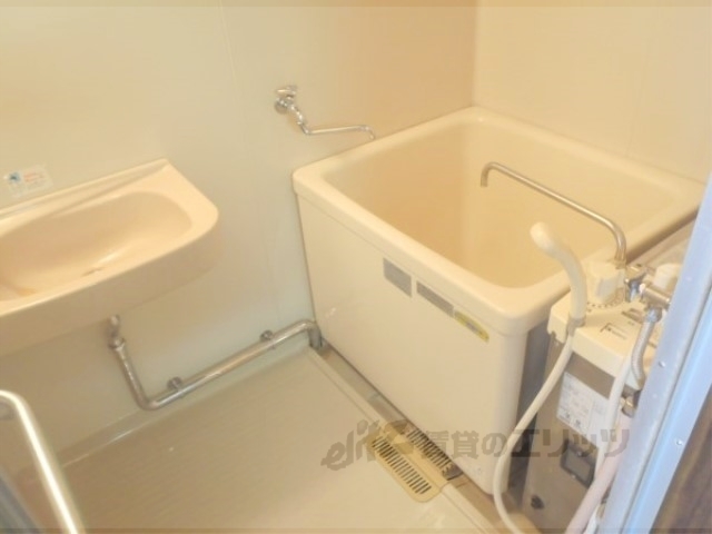 バス・シャワールーム　バス