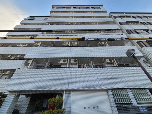 建物外観　シンプルなデザインの外観です