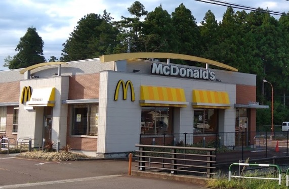 飲食店　マクドナルド 上越高田西店（飲食店）まで804m