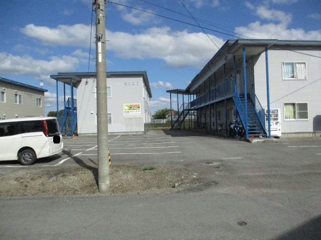 駐車場　駐車場