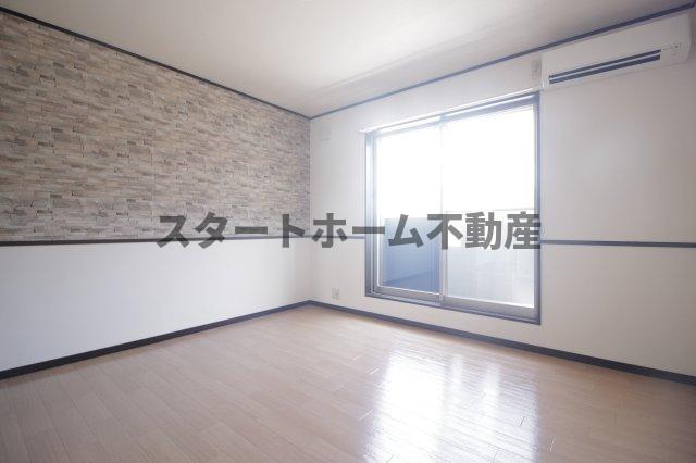 その他部屋・スペース　開放的な寝室です