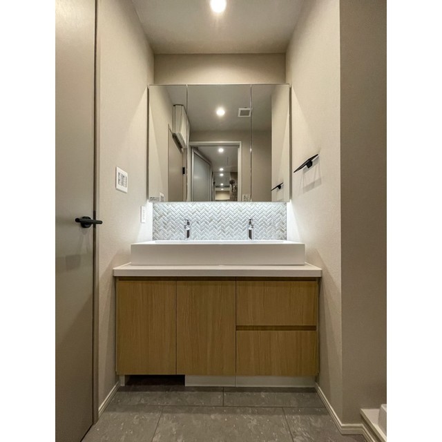 洗面設備　※写真は同タイプ住戸です。