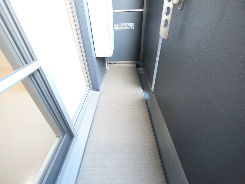 バルコニー　バルコニー　洗濯物が干せます